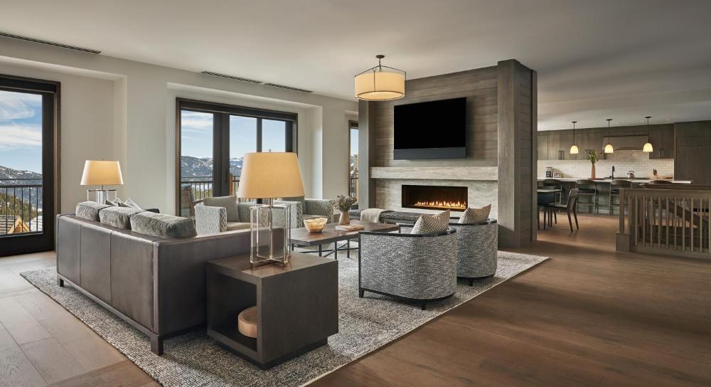 Peak Five Bedroom Grand Residence interior